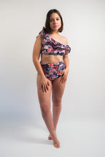 Cargar imagen en el visor de la galería, High Waisted - Azul con flores y vuelos
