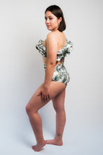 Cargar imagen en el visor de la galería, High Waisted - Verde con flores y vuelos