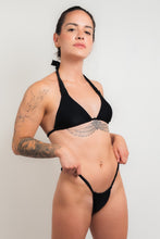 Cargar imagen en el visor de la galería, Low Waisted - Bikini color negro de dos piezas