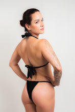 Cargar imagen en el visor de la galería, Low Waisted - Bikini color negro de dos piezas